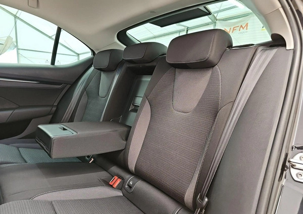 Skoda Octavia cena 95500 przebieg: 83381, rok produkcji 2021 z Wałbrzych małe 407